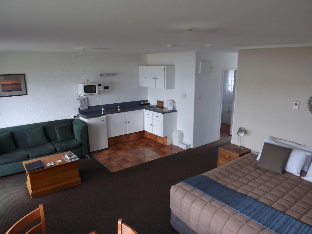 Harbour View Motel Coromandel Exterior photo