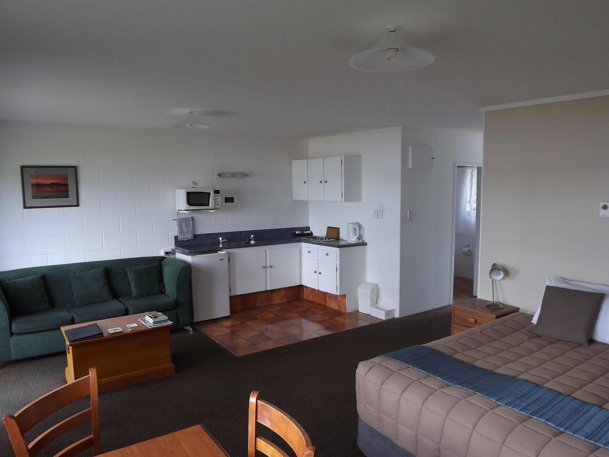 Harbour View Motel Coromandel Exterior photo